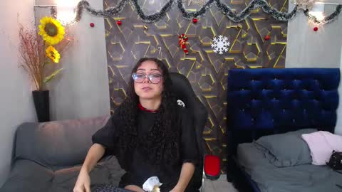 Snapshot of moon_and_fire_ chatting on January 16, 2026, 6:17 am moon_and_fire_ online show from January 16, 2026, 6:17 am