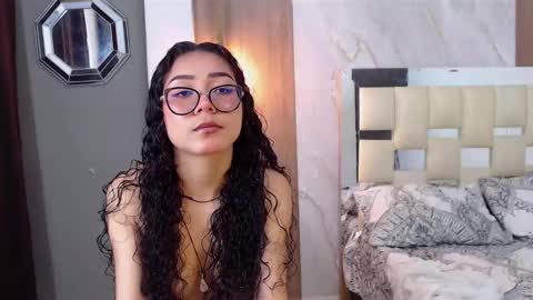 Snapshot of moon_and_fire_ chatting on February 7, 2026, 4:38 am moon_and_fire_ online show from February 7, 2026, 4:38 am