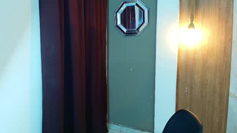 Snapshot of moon_and_fire_ chatting on February 11, 2026, 5:23 am moon_and_fire_ online show from February 11, 2026, 5:23 am