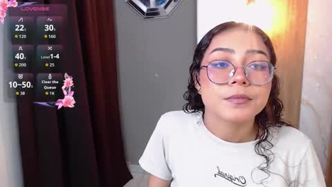 Snapshot of moon_and_fire_ chatting on March 4, 2026, 7:03 am moon_and_fire_ online show from March 4, 2026, 7:03 am