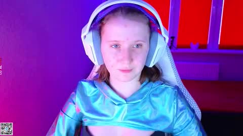 Lola online show from November 26, 2025, 10:16 am