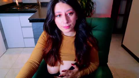 Snapshot of moon_blue222 chatting on January 15, 2025, 1:23 am Tamara Bela your favorite lover from Colombia online show from January 15, 2025, 1:23 am