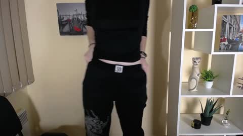 Snapshot of moon_foxy_ chatting on December 3, 2024, 12:59 pm Diana online show from December 3, 2024, 12:59 pm