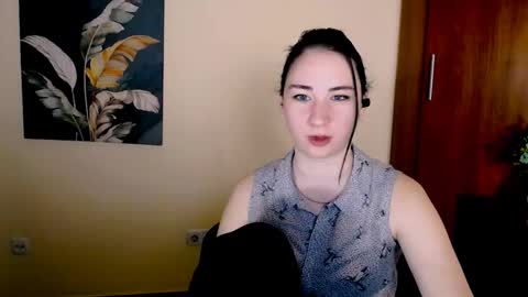 Snapshot of moon_foxy_ chatting on January 10, 2025, 3:06 pm Diana online show from January 10, 2025, 3:06 pm