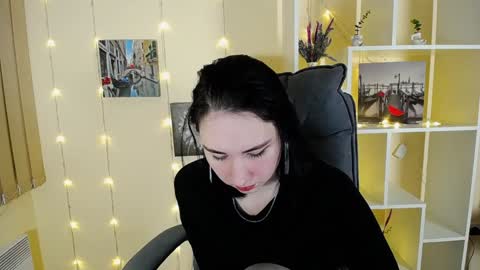 Snapshot of moon_foxy_ chatting on January 29, 2025, 3:47 pm Diana online show from January 29, 2025, 3:47 pm