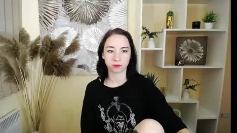 Snapshot of moon_foxy_ chatting on September 18, 2025, 7:10 am Diana online show from September 18, 2025, 7:10 am