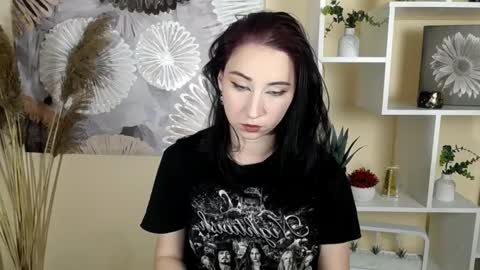 Snapshot of moon_foxy_ chatting on October 5, 2025, 7:56 pm Diana online show from October 5, 2025, 7:56 pm