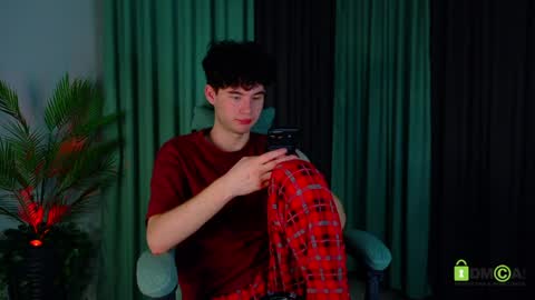 moon_gloww online show from April 2, 2026, 4:59 pm