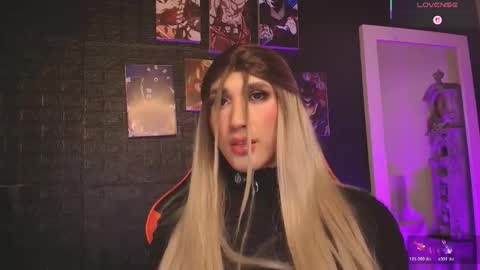 moon_nia online show from May 12, 2026, 1:14 am