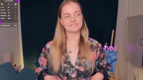 Snapshot of moon_puzzles chatting on February 5, 2026, 8:24 pm moon_puzzles online show from February 5, 2026, 8:24 pm