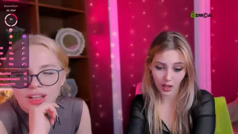 Snapshot of moon_shine25 chatting on November 8, 2025, 10:15 am moon-shine25 online show from November 8, 2025, 10:15 am