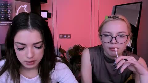 Snapshot of moon_shine25 chatting on November 11, 2025, 10:26 am moon-shine25 online show from November 11, 2025, 10:26 am