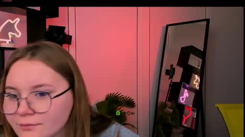 Snapshot of moon_shine25 chatting on November 15, 2025, 9:28 am moon-shine25 online show from November 15, 2025, 9:28 am