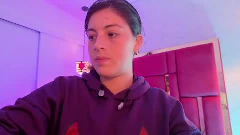 Snapshot of moon_winy chatting on June 27, 2026, 12:10 pm Winy online show from June 27, 2026, 12:10 pm