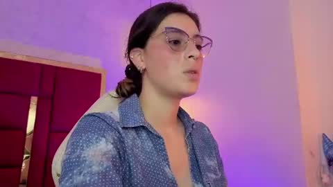 Snapshot of moon_winy chatting on July 27, 2026, 11:39 am Winy online show from July 27, 2026, 11:39 am