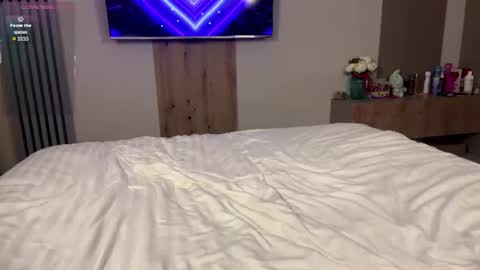 moonavellle_ online show from June 14, 2026, 12:08 am