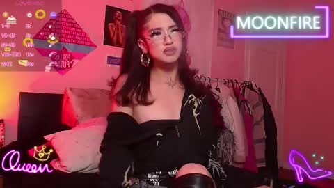 Nicky  online show from April 22, 2026, 5:43 am