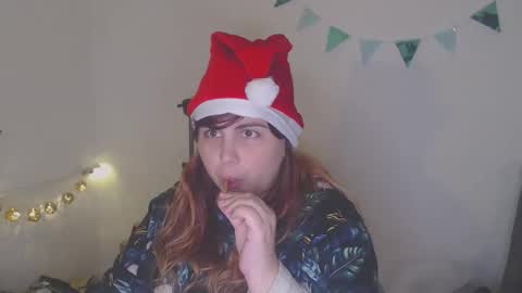 Snapshot of moonfox_ chatting on December 22, 2025, 12:29 am MoonFox online show from December 22, 2025, 12:29 am