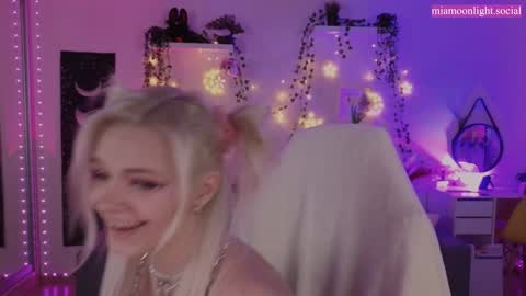 Mia   online show from January 24, 2025, 5:00 pm