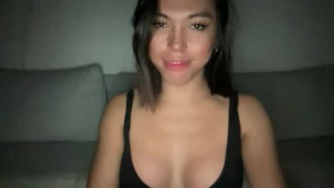 Snapshot of moonlight_rossy chatting on February 2, 2026, 9:41 am moonlight_rossy online show from February 2, 2026, 9:41 am