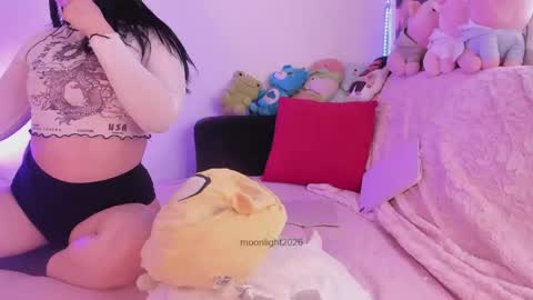 Snapshot of moonliight__ chatting on May 19, 2026, 3:40 pm moonliight__ online show from May 19, 2026, 3:40 pm