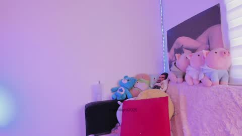 Snapshot of moonliight__ chatting on May 20, 2026, 4:35 pm moonliight__ online show from May 20, 2026, 4:35 pm