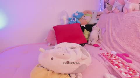 Snapshot of moonliight__ chatting on May 26, 2026, 4:03 pm moonliight__ online show from May 26, 2026, 4:03 pm