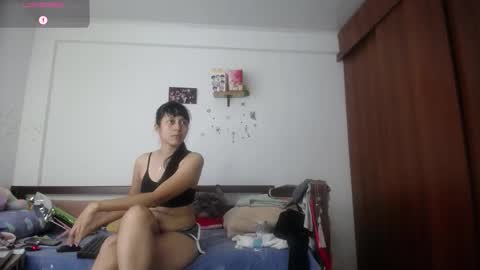 moonlunita online show from October 21, 2025, 5:35 pm