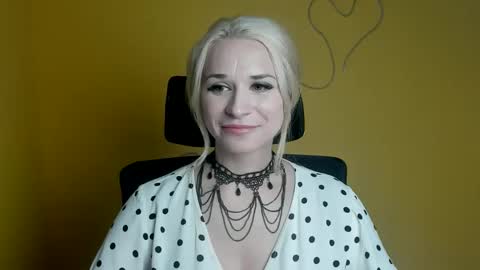 Susanna online show from April 13, 2026, 11:27 am