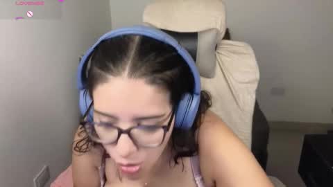 Moon Woman online show from November 7, 2025, 1:05 am