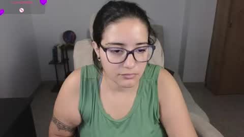 Snapshot of moonwoman_ chatting on July 15, 2026, 3:45 am Moon Woman online show from July 15, 2026, 3:45 am