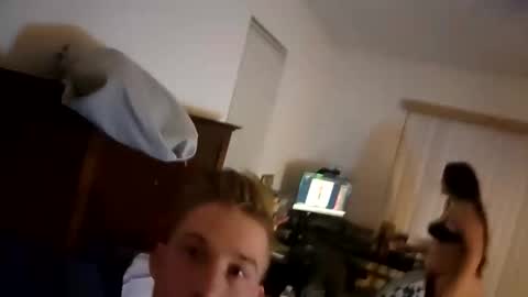 M00SE online show from April 21, 2026, 2:26 am