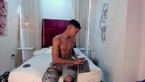 Snapshot of morenitodigno chatting on October 29, 2025, 8:54 pm Mmorenito online show from October 29, 2025, 8:54 pm