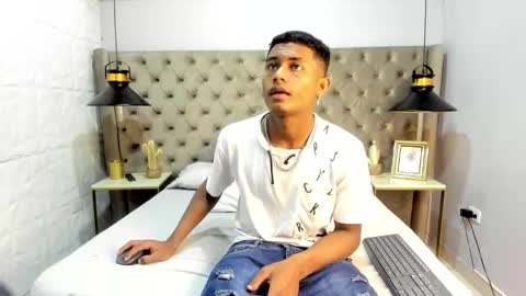 Snapshot of morenitodigno chatting on October 30, 2025, 7:36 pm Mmorenito online show from October 30, 2025, 7:36 pm