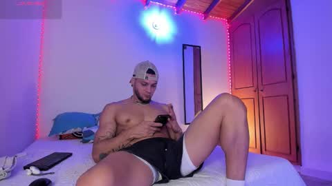 morenosiam online show from October 19, 2025, 9:15 pm