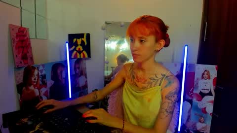 Megaan Castillo online show from October 25, 2025, 2:24 pm
