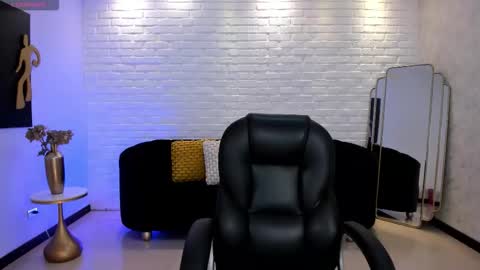 Morgan Hicks online show from November 5, 2025, 7:03 pm