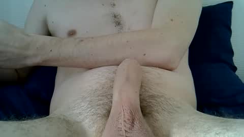 moricio0708 online show from December 23, 2025, 4:32 am