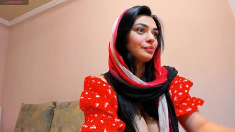 Snapshot of moroccan_diamond_ chatting on December 15, 2024, 6:48 pm Medina online show from December 15, 2024, 6:48 pm