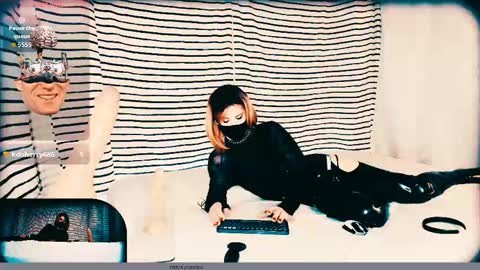 Morphelina online show from December 3, 2025, 4:38 pm