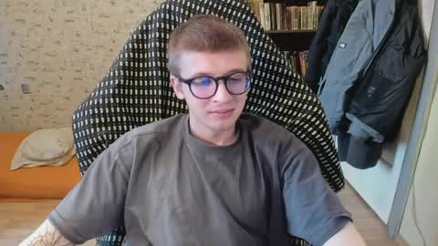 Snapshot of mortywithlove chatting on April 22, 2026, 7:33 am Morty online show from April 22, 2026, 7:33 am