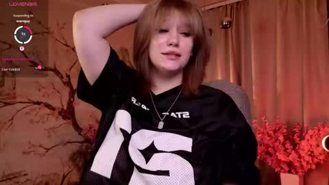 Snapshot of morvelyn chatting on November 26, 2025, 3:02 pm morvelyn online show from November 26, 2025, 3:02 pm