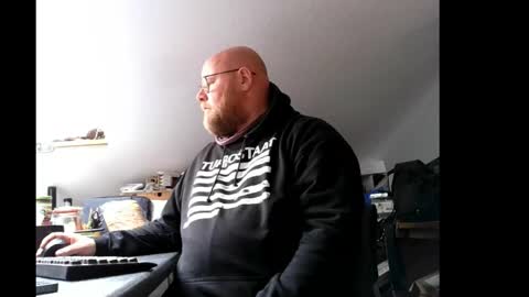 Snapshot of mossler chatting on May 11, 2026, 4:04 pm Martin online show from May 11, 2026, 4:04 pm