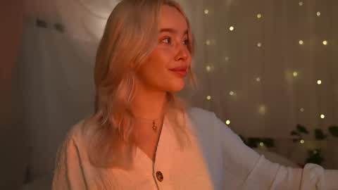 Snapshot of mother__of__dragons chatting on September 22, 2025, 9:28 pm Deni and Jett my weekly schedule online show from September 22, 2025, 9:28 pm