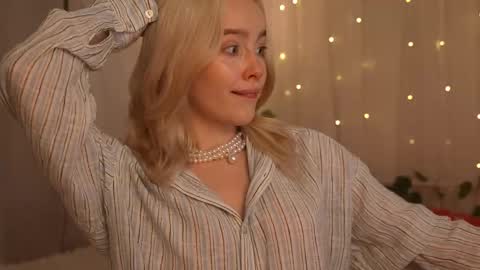 Snapshot of mother__of__dragons chatting on November 11, 2025, 7:47 pm Deni and Jett my weekly schedule online show from November 11, 2025, 7:47 pm