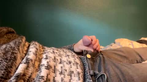 Snapshot of mouillelenos chatting on December 14, 2025, 11:37 am CamO online show from December 14, 2025, 11:37 am