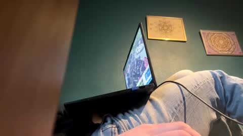 Snapshot of mouillelenos chatting on February 15, 2026, 3:20 pm CamO online show from February 15, 2026, 3:20 pm