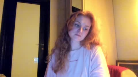 Eva  online show from December 15, 2024, 9:31 pm