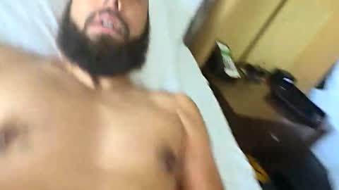 Snapshot of mr8plus chatting on November 14, 2025, 2:27 pm Mr8 online show from November 14, 2025, 2:27 pm