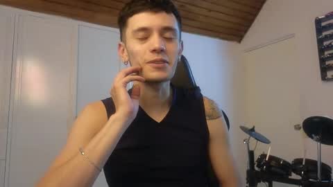 Snapshot of mr_andresr chatting on September 19, 2025, 1:29 am Andy online show from September 19, 2025, 1:29 am